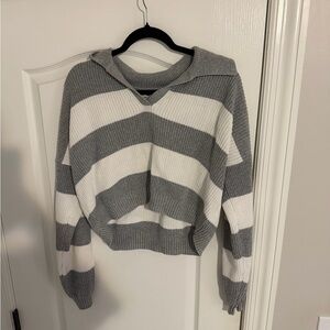 Hollister Gray and White V-Neck Sweater